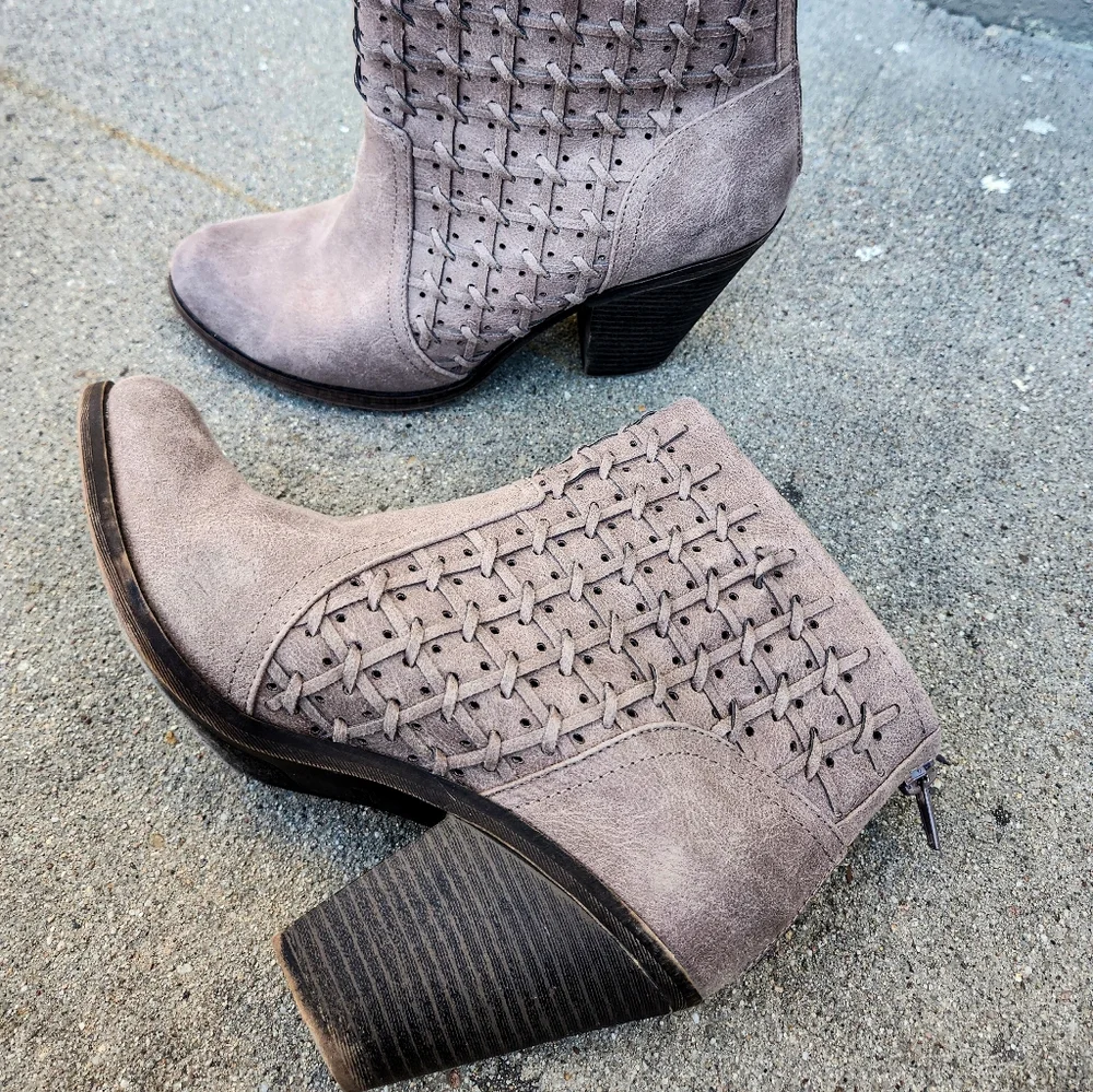 Fergalicious by Fergie Woven Ankle Boots Taupe Block Heel Western Boho Size 9